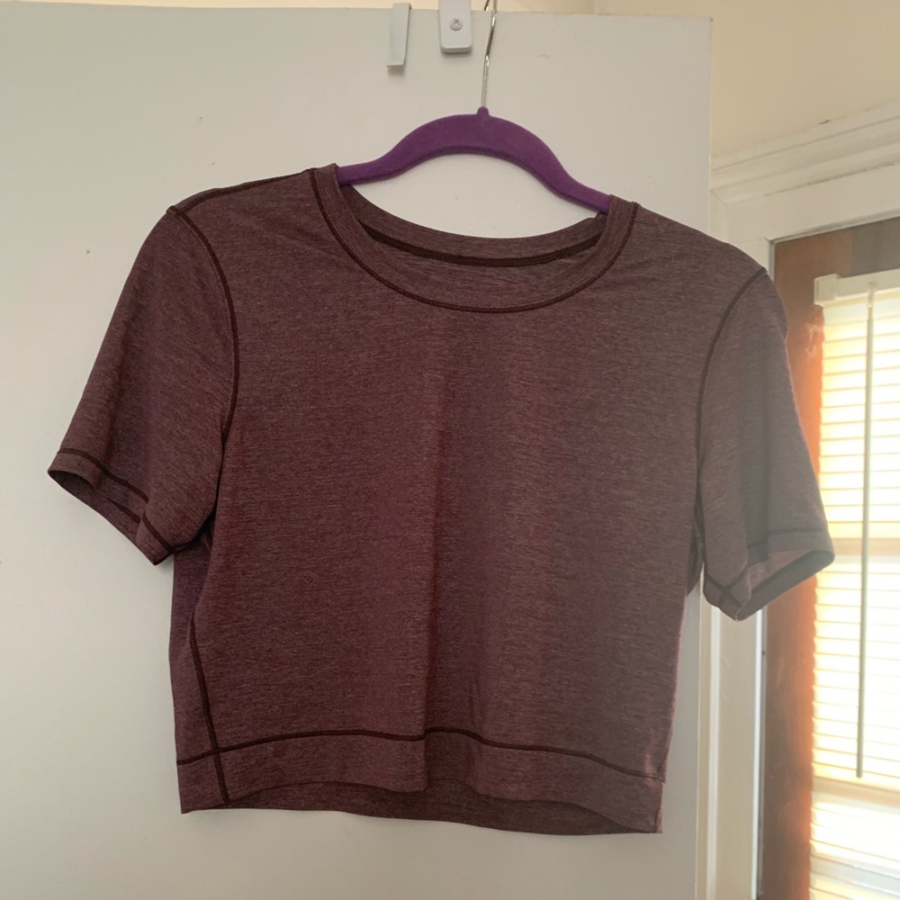Lululemon cropped shirt